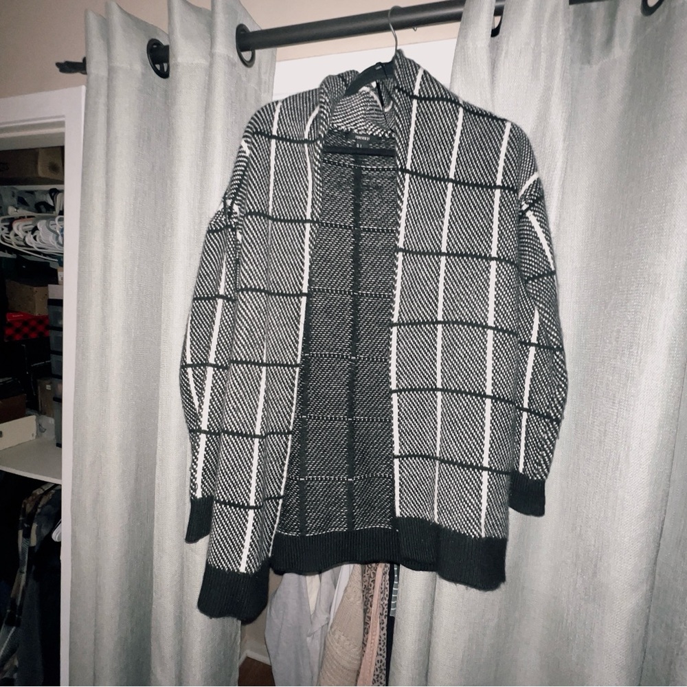 Forever 21 small black and white heavier sweater cardigan